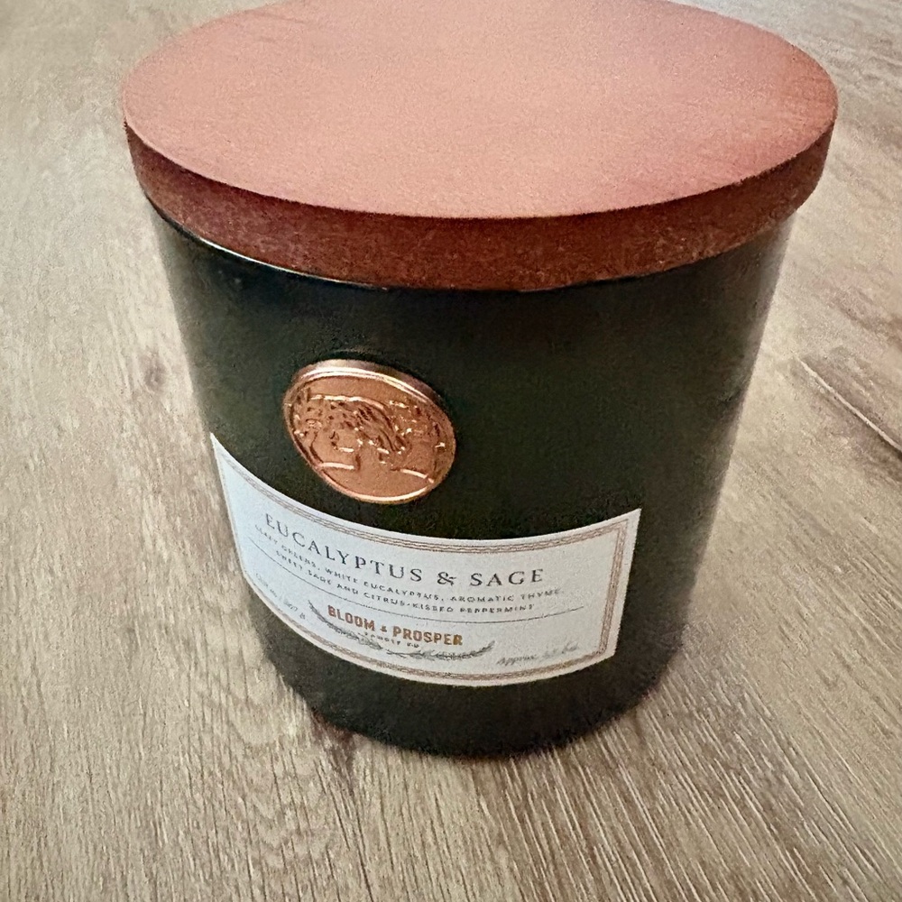 Eucalyptus & Sage Candle - Green